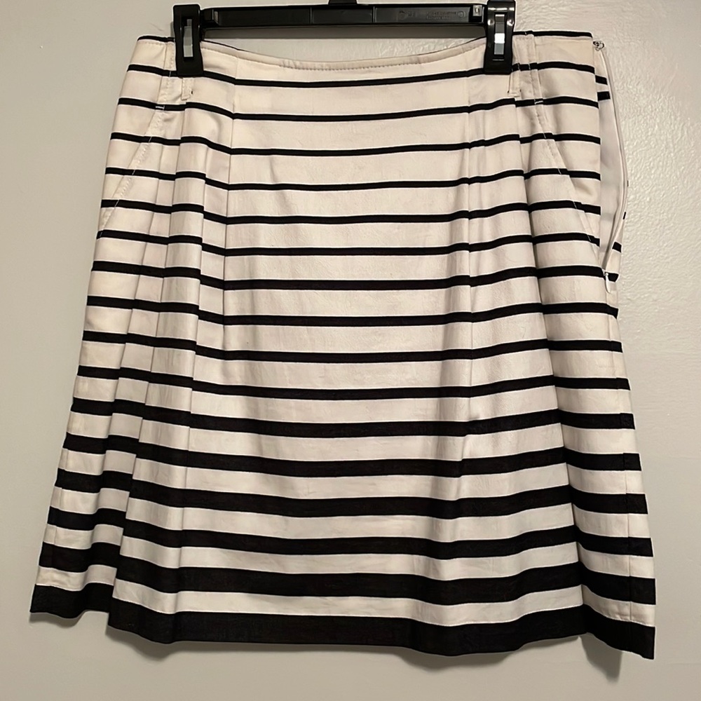 White House Black Market Skirt